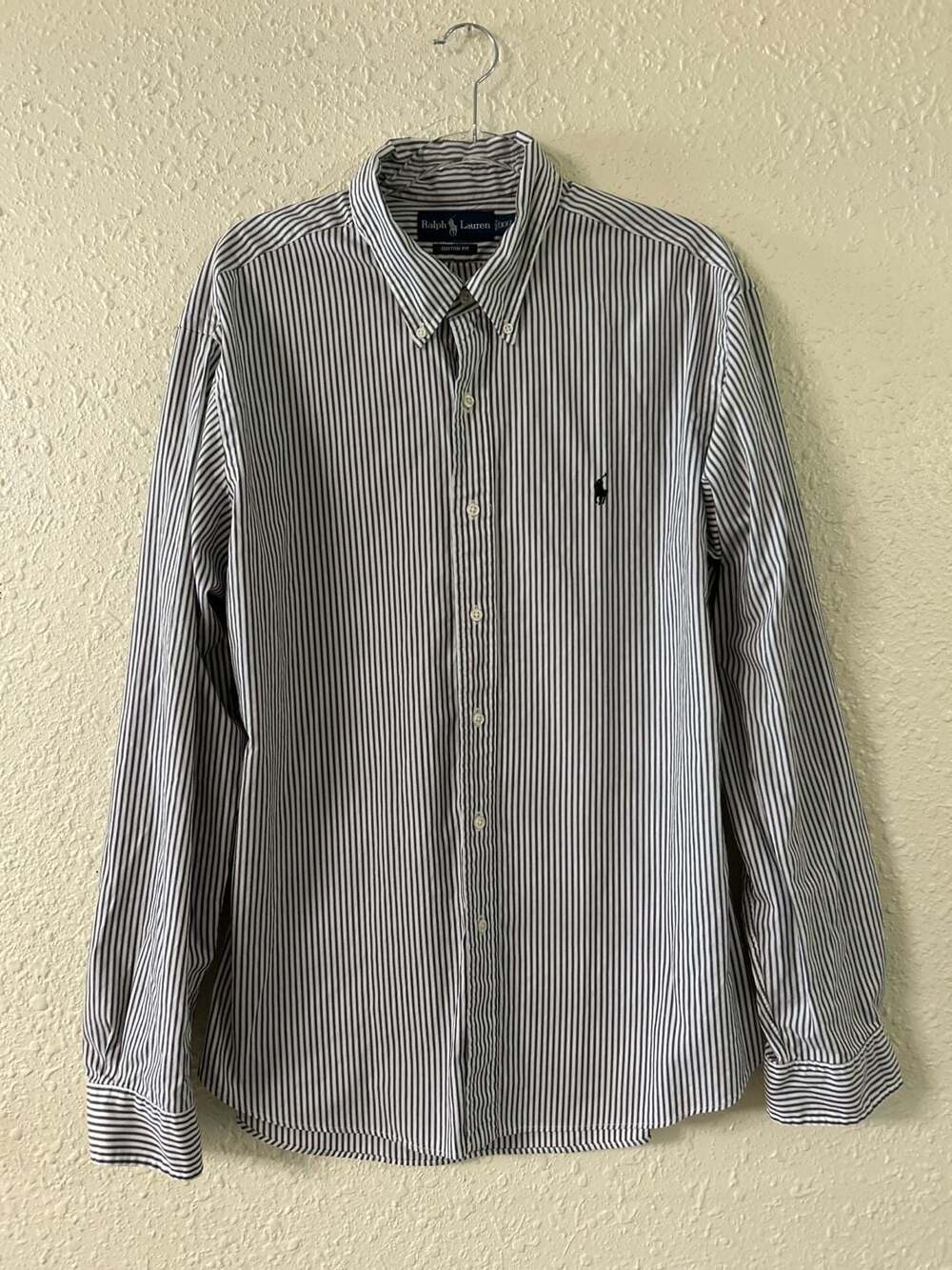 Ralph Lauren Custom Fit Striped Button Down Shirt fits like XL not 2XL